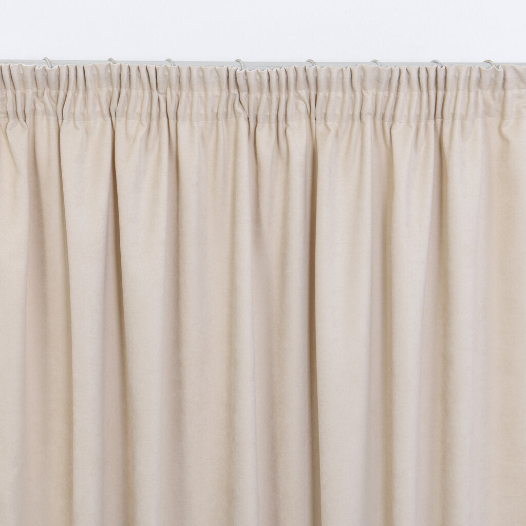 Curtain in creme brulee color